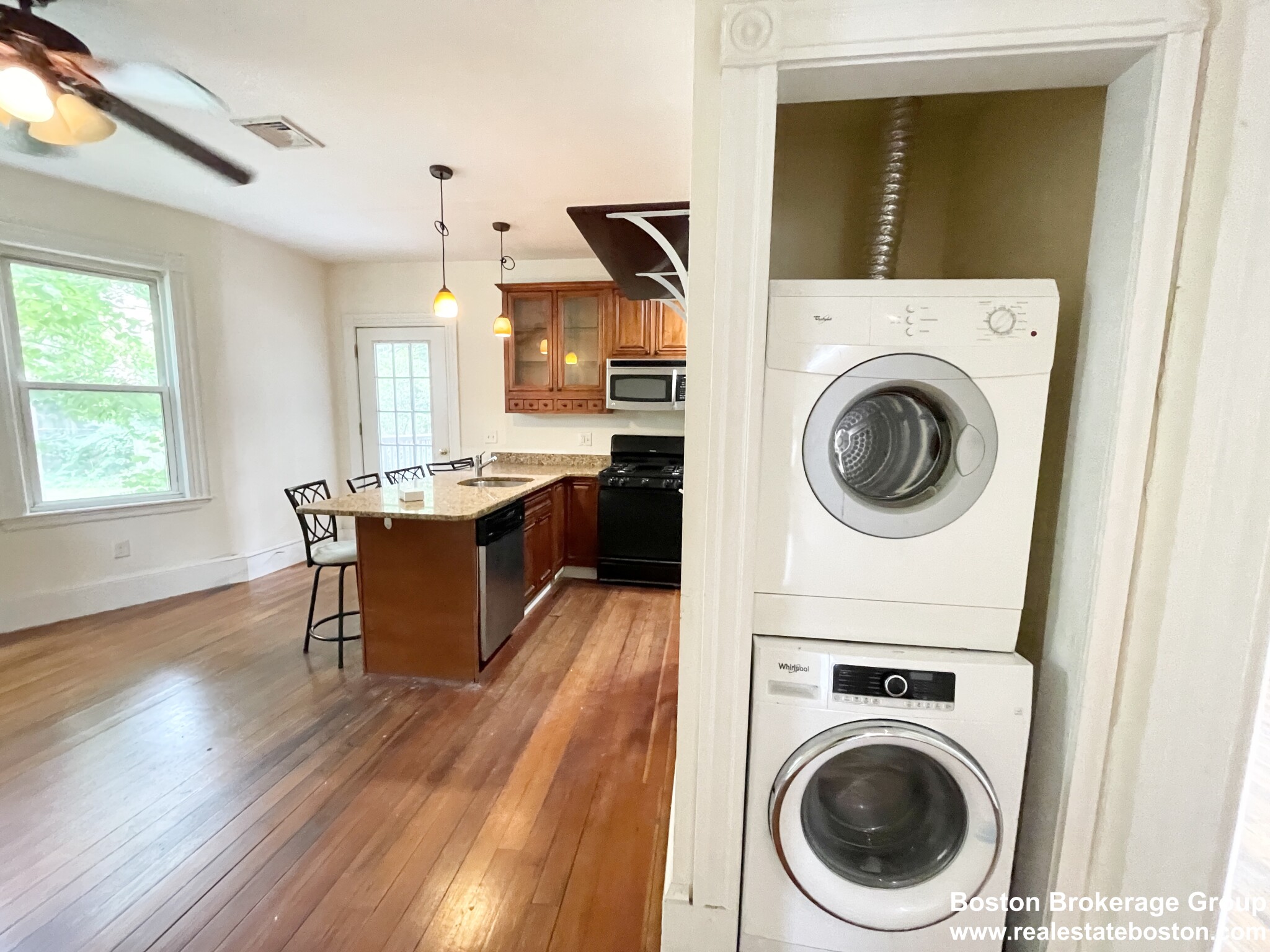 112 Hillside St, Mission Hill