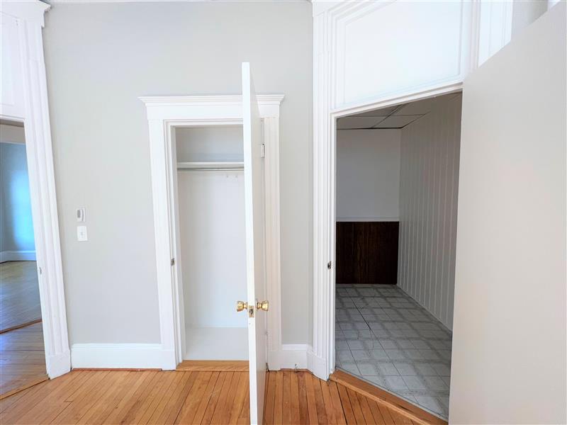 12 Pleasant St, Riverside