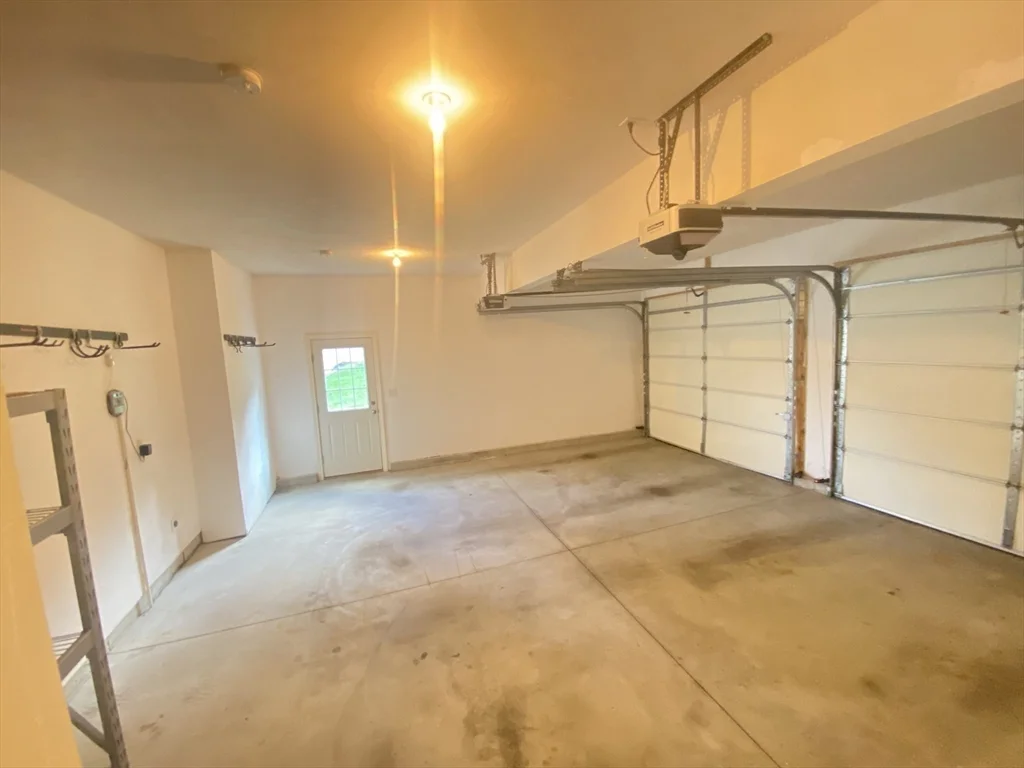 90 Cook Ln, Marlborough