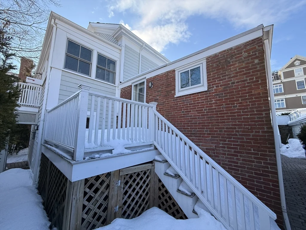 69 Seaverns Ave, Jamaica Plain