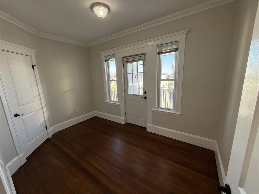 55 Iffley Rd, Jamaica Plain