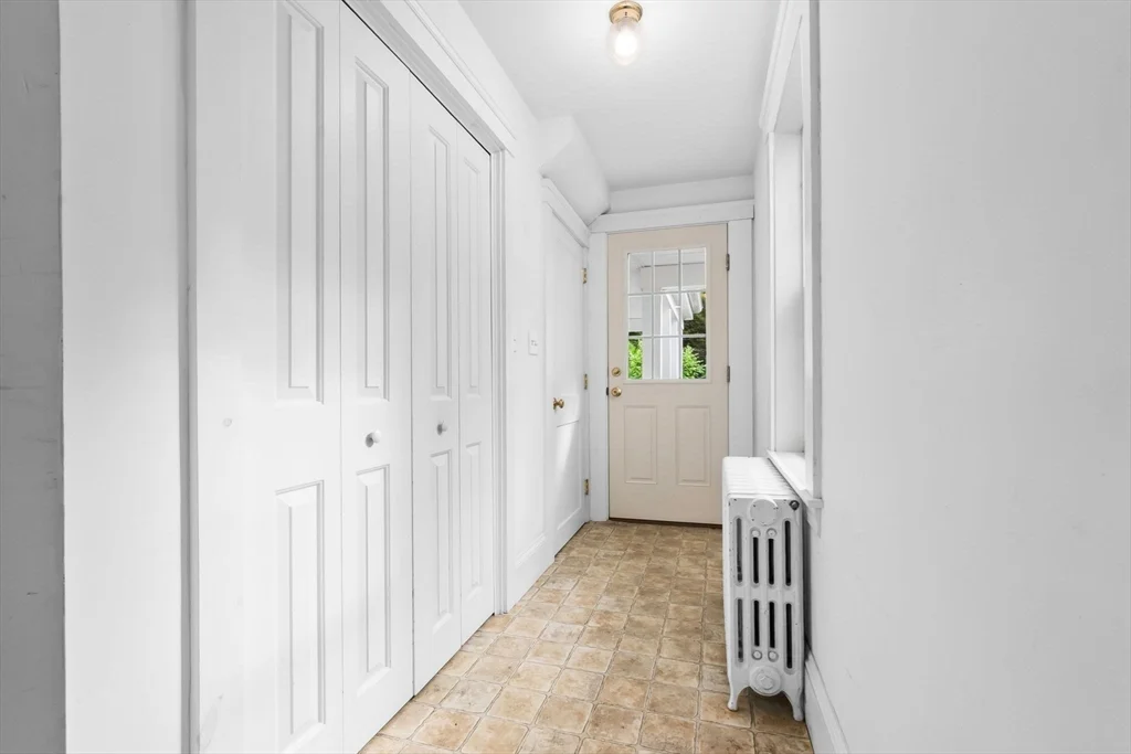 27 High St, Beverly Farms