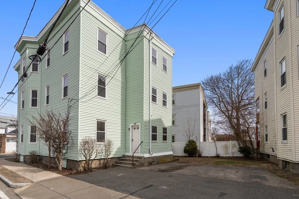99 Beech St, Belmont