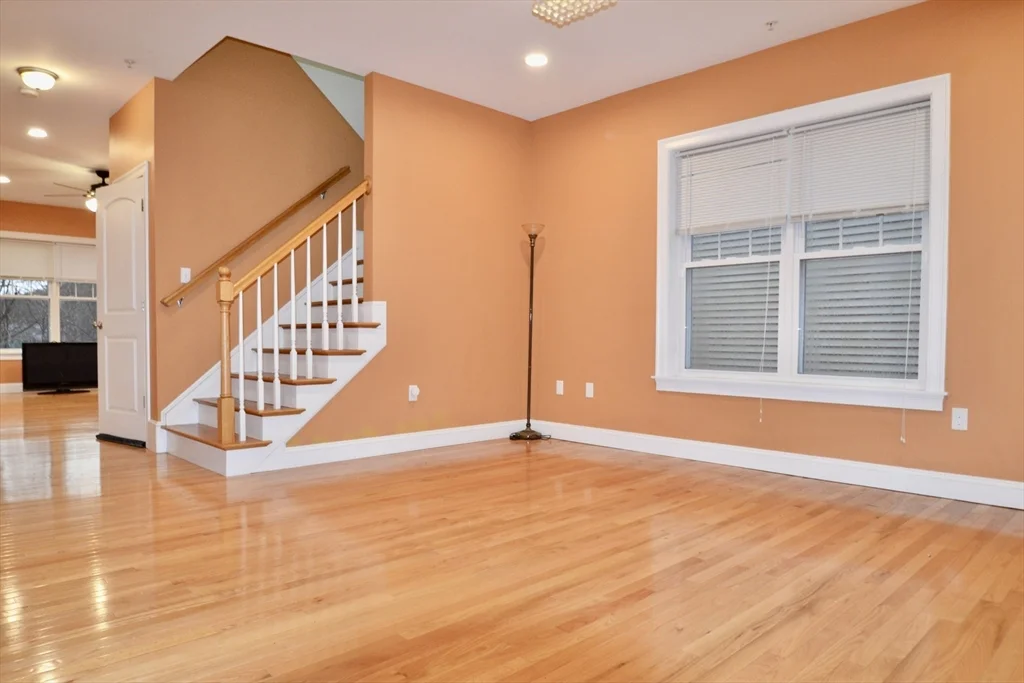 8 Cheyenne Vly, Westford