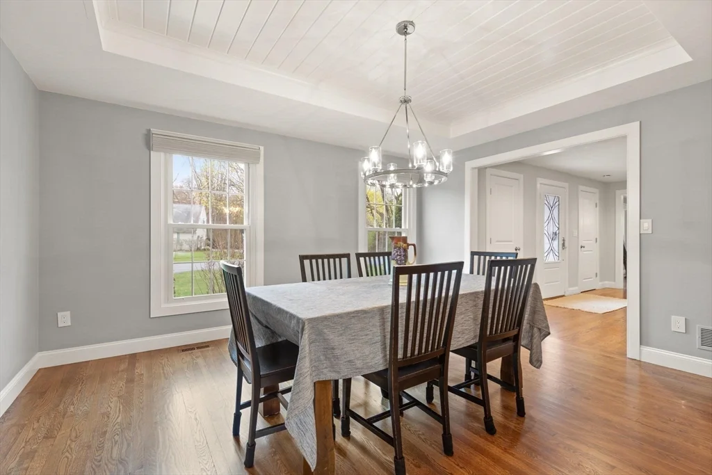 25 Saddle Club Rd, Lexington