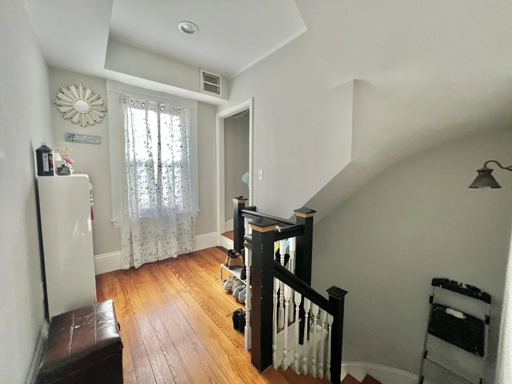 812 Moody St, South Side