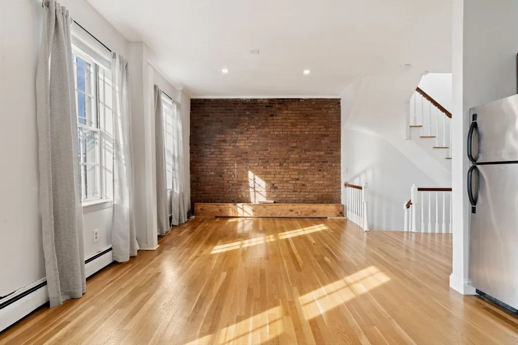 64 West Cedar St, Beacon Hill