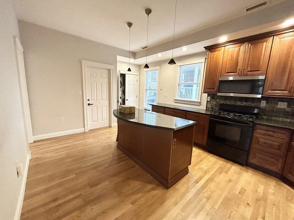 12 Buttonwood, Boston