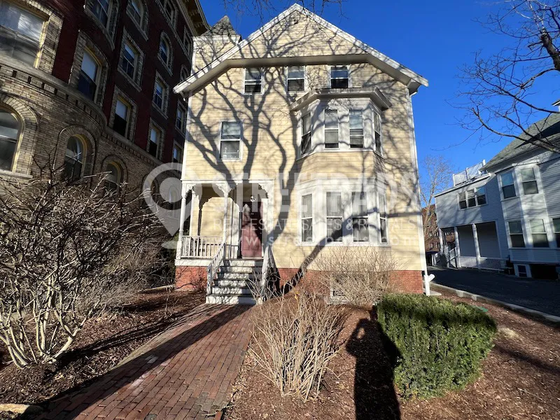 381 Harvard St, Mid-Cambridge