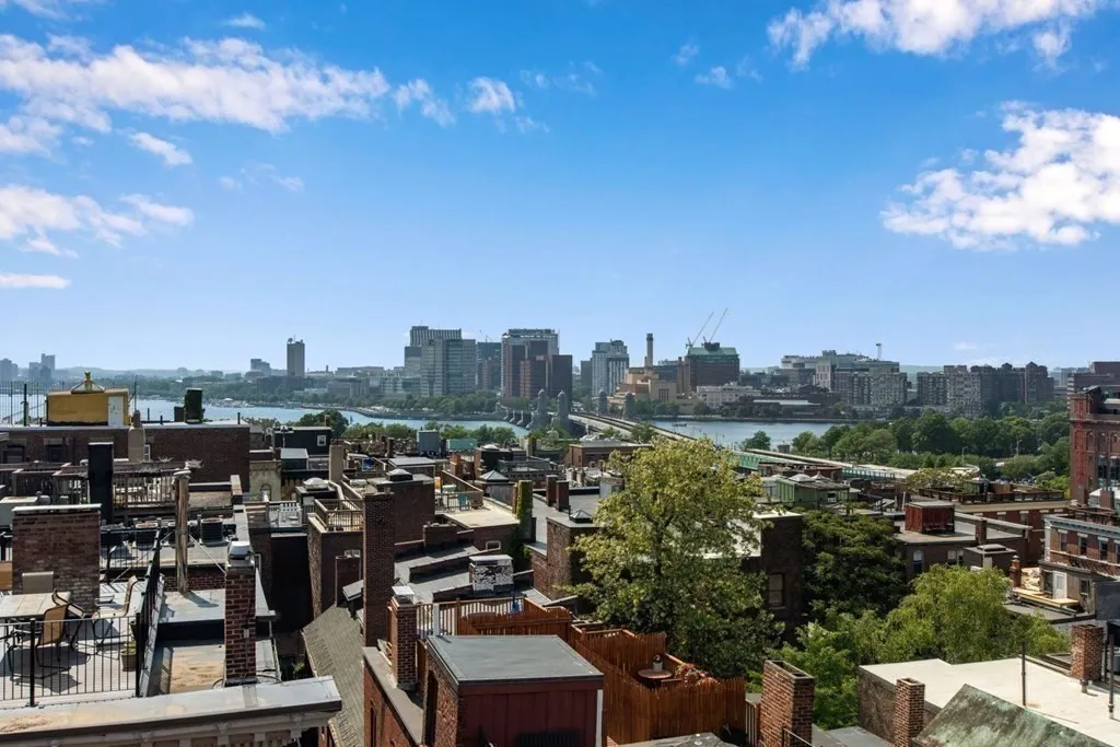 37 Revere St, Beacon Hill