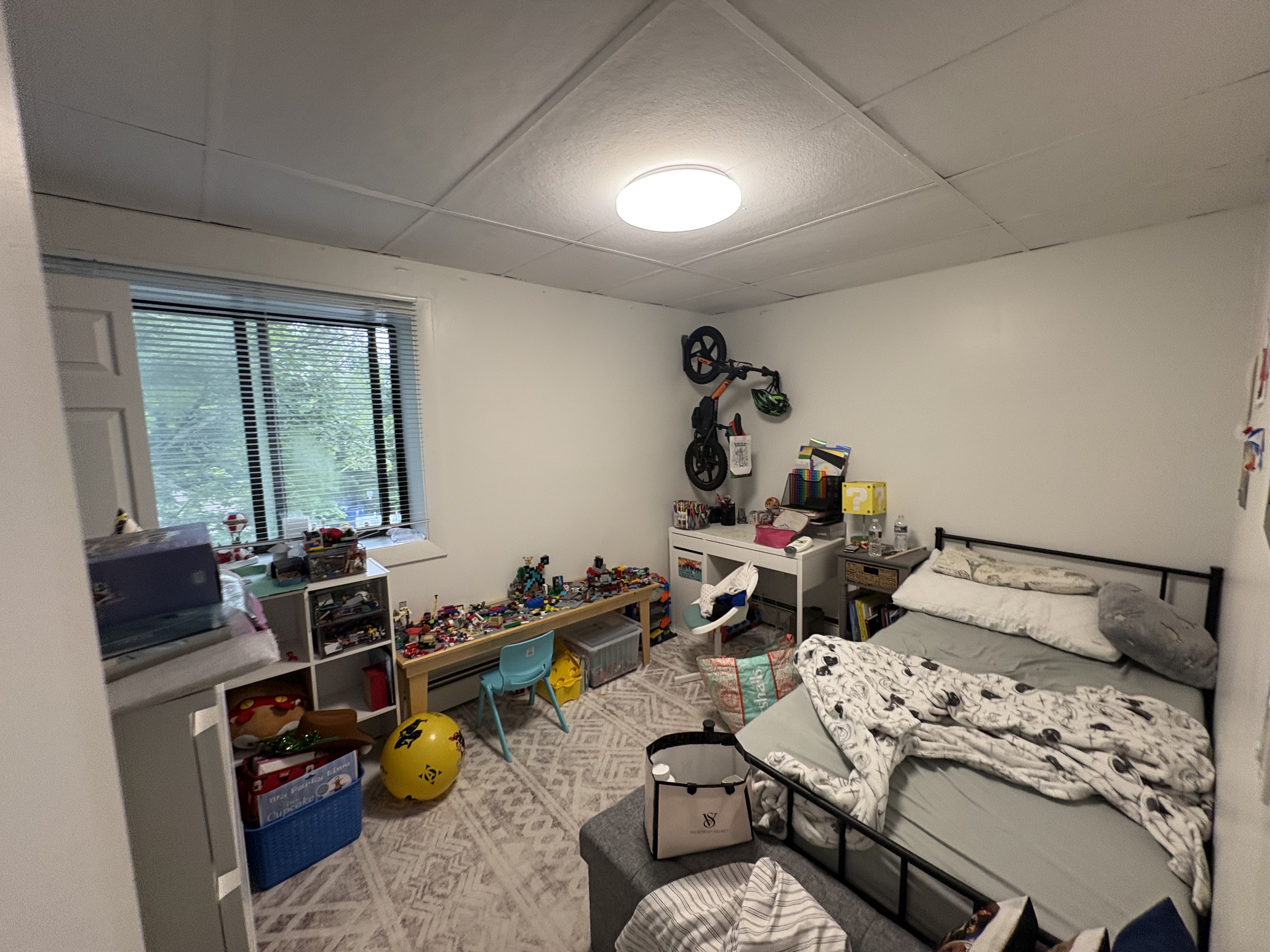 24 Hamilton St, Saugus