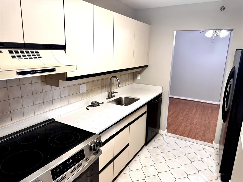 1 Seal Harbor Rd, Winthrop