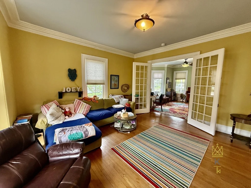 77 Fair Oaks Ave, Newton