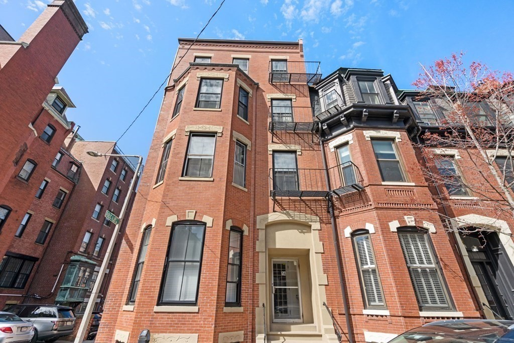 14 Gloucester St, Back Bay