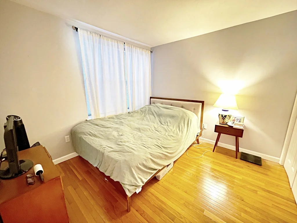 160 Cottage St, East Boston