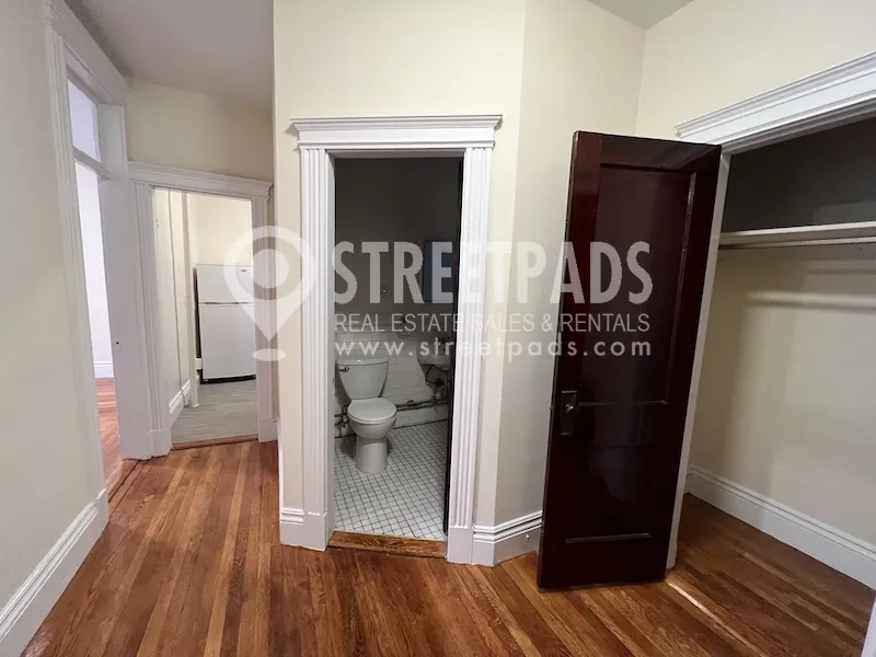27 Park Dr, Fenway