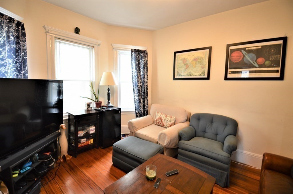 67 Washburn Ave, North Cambridge