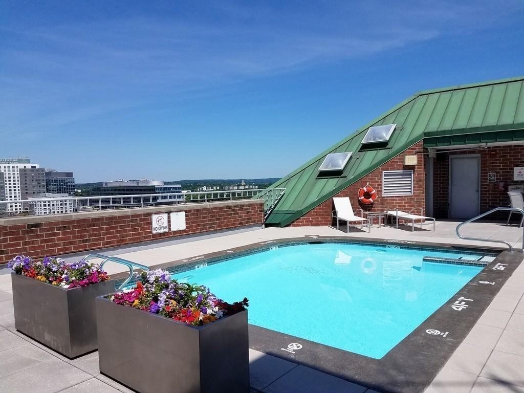 15 North Beacon St, Allston