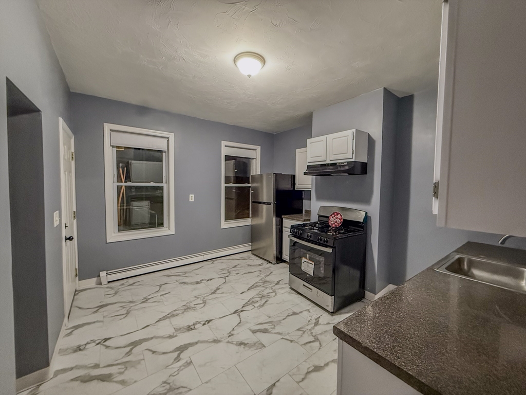 180 Quincy St, Boston