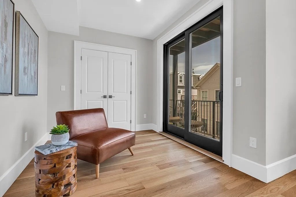 9 Glover Ct, South Boston