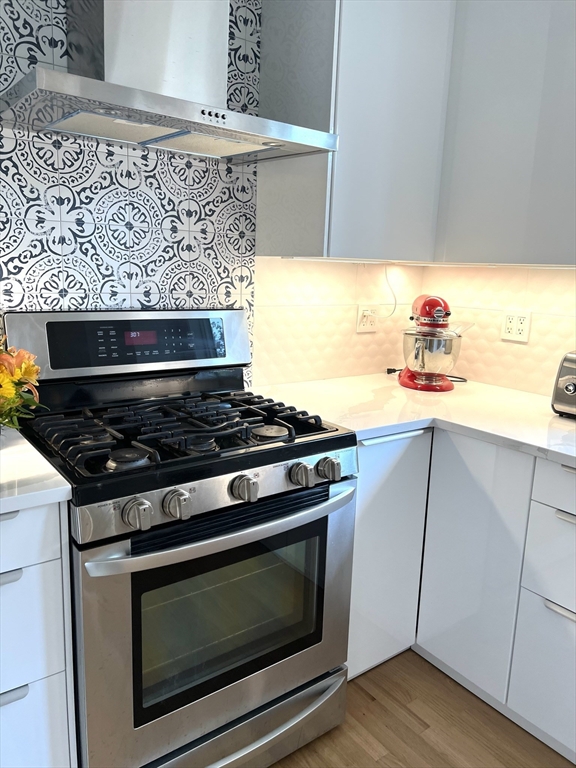 90 Monument, Medford