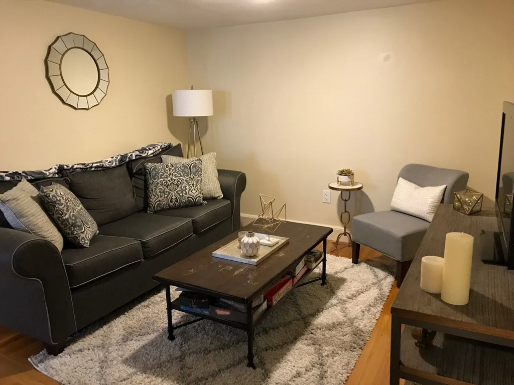 137 Peterborough, Fenway