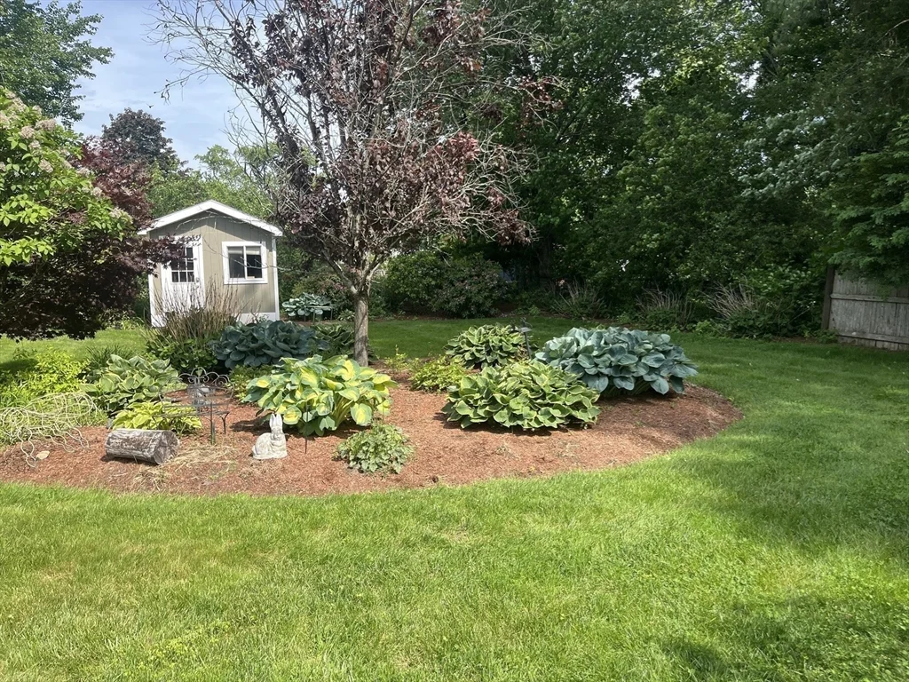 15 Leonard Rd, Framingham