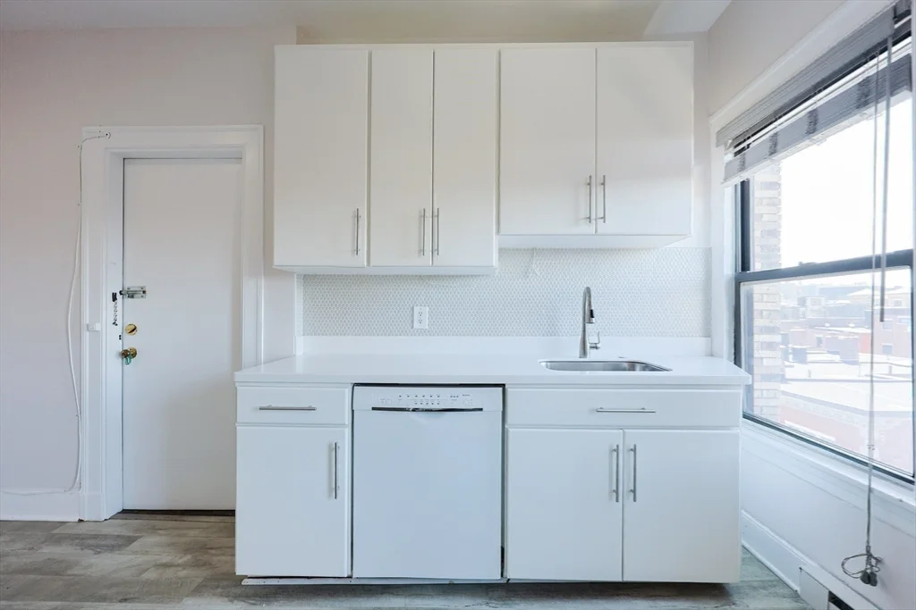 857 Beacon St, Fenway