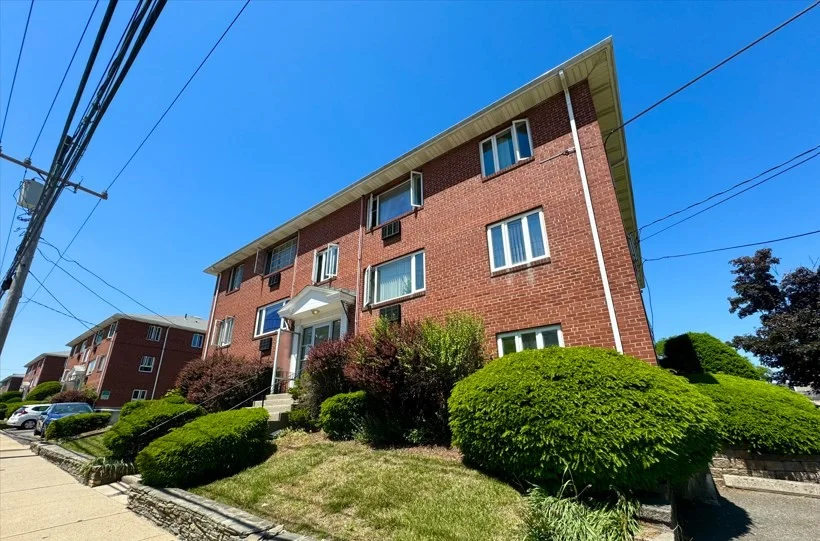 109 Warren St, Watertown