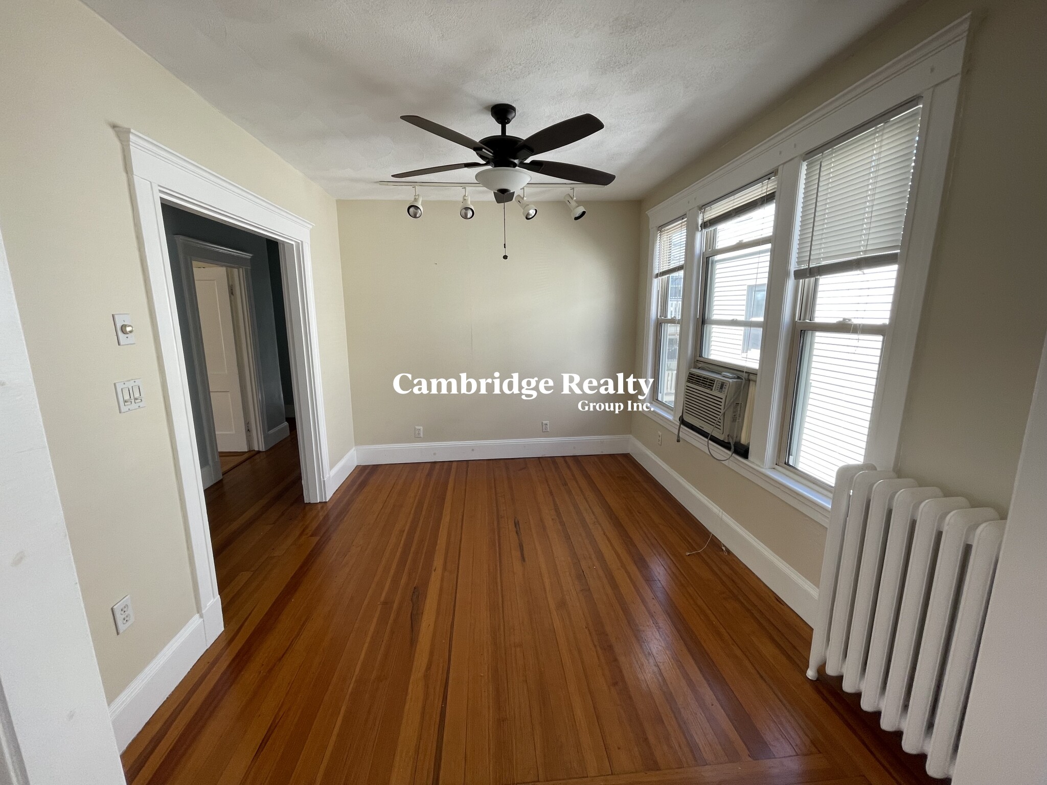 2 bed, 1 bath apartment for rent at 39 Magnus Ave Unit 2T, Ward Two — photo 8 of 24