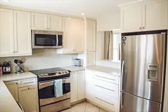 819 East 6th St, South Boston