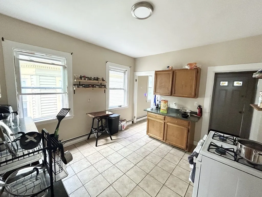 72 Calumet St, Boston