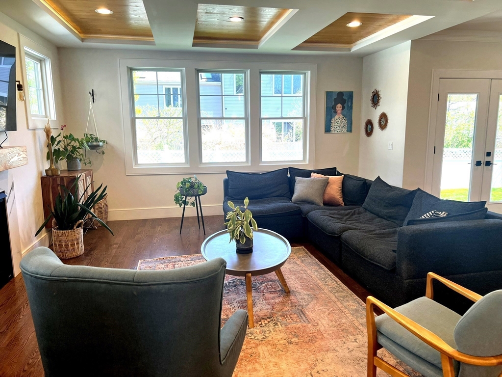 19 Shute Path, Newton Center