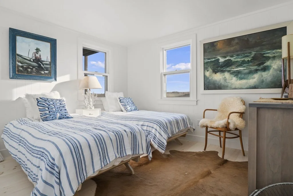 8 Maine Ave, Madaket