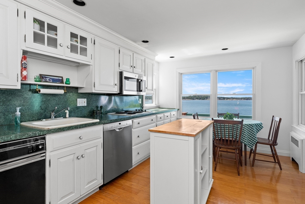 37 Marmion Way, Rockport