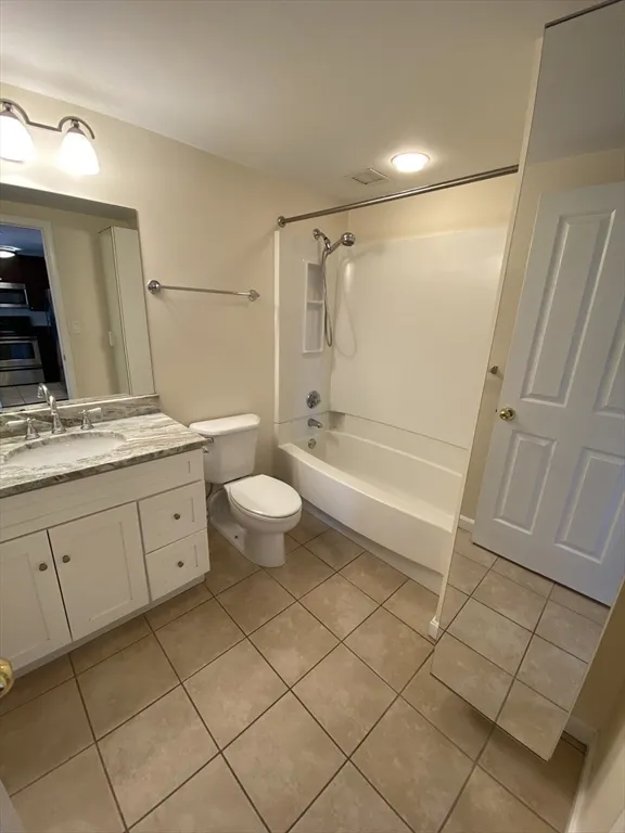 8 Museum Way, East Cambridge