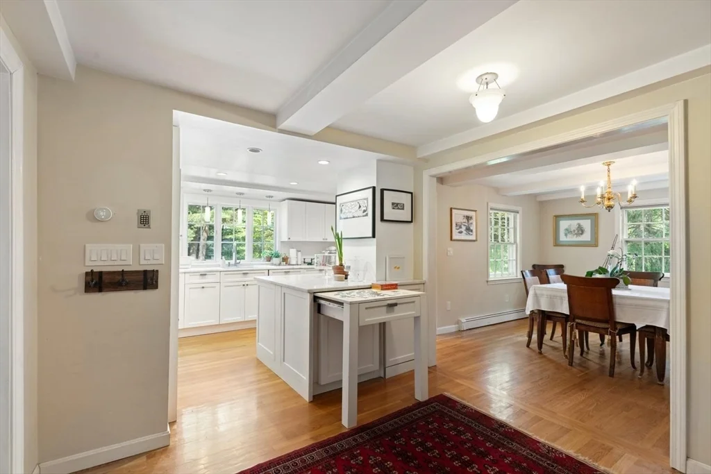 368 Main St, Lynnfield