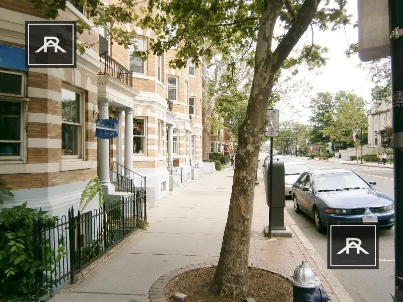 387 Harvard St, North Brookline