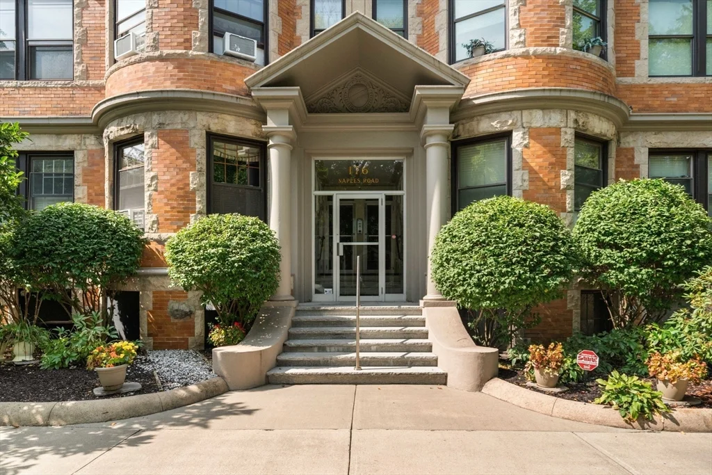 176 Naples Rd, Coolidge Corner