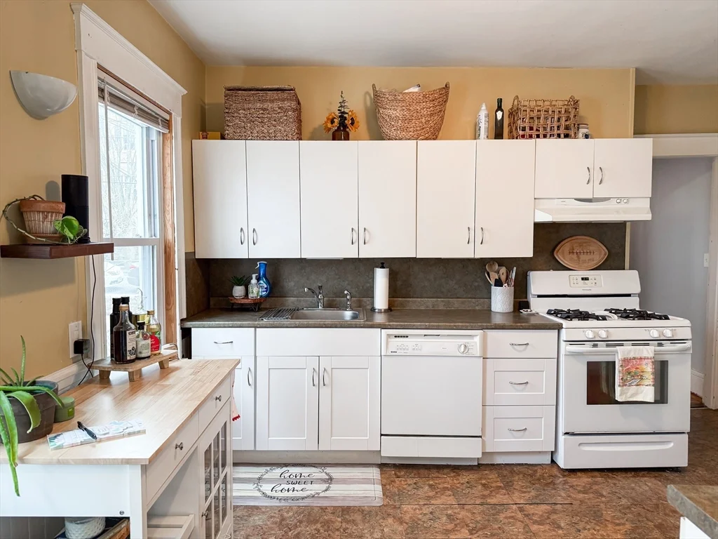 10 Hunnewell Ave, Brighton