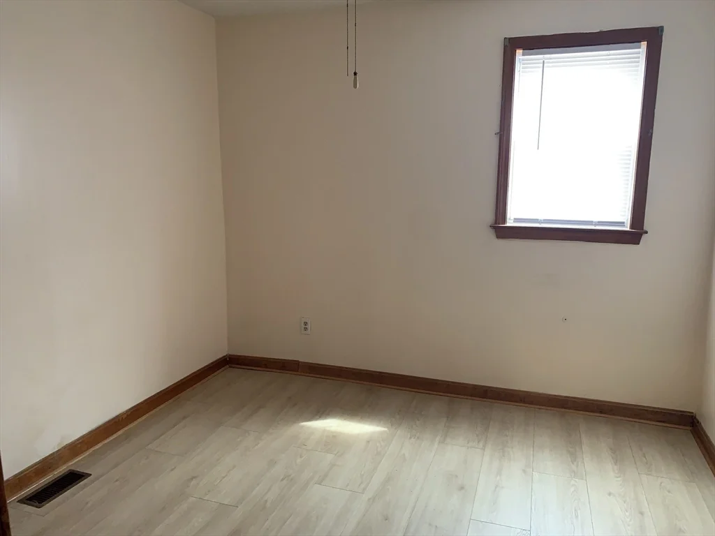 226 Brightman, Fall River