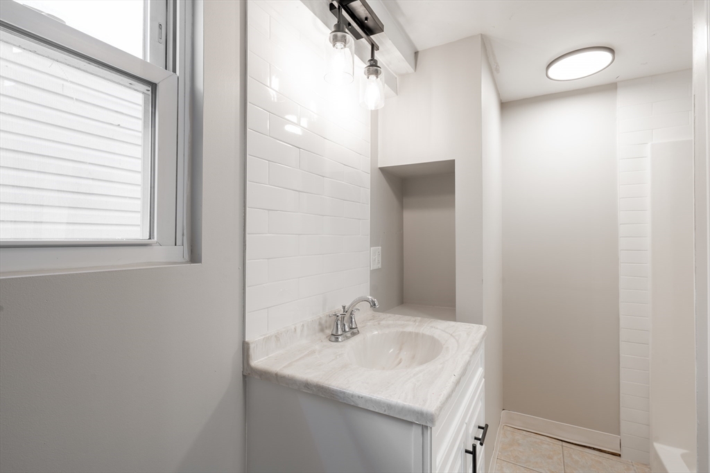 19 Loring Rd, Revere