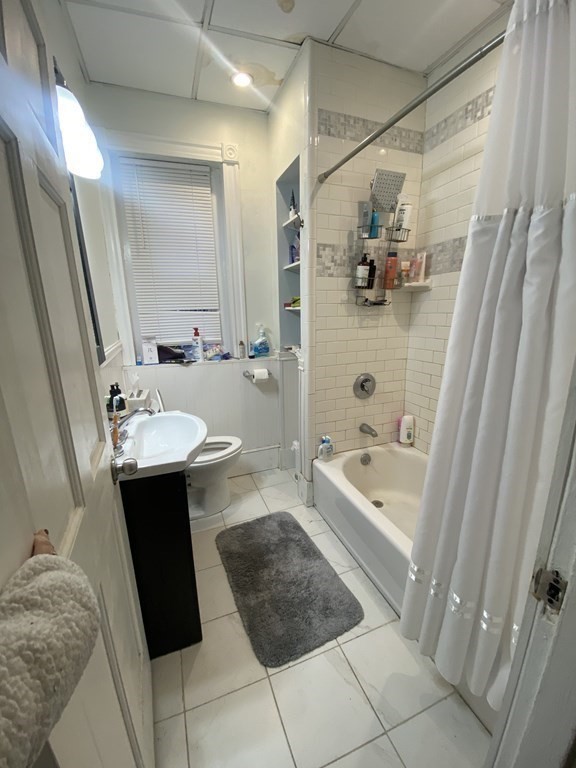 111 H St, South Boston