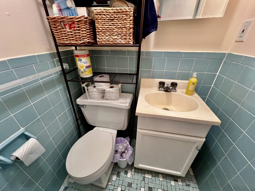 1706 Commonwealth Ave, Brighton