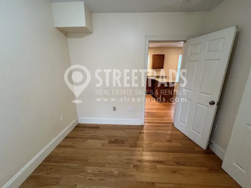 35 Pratt St, Allston