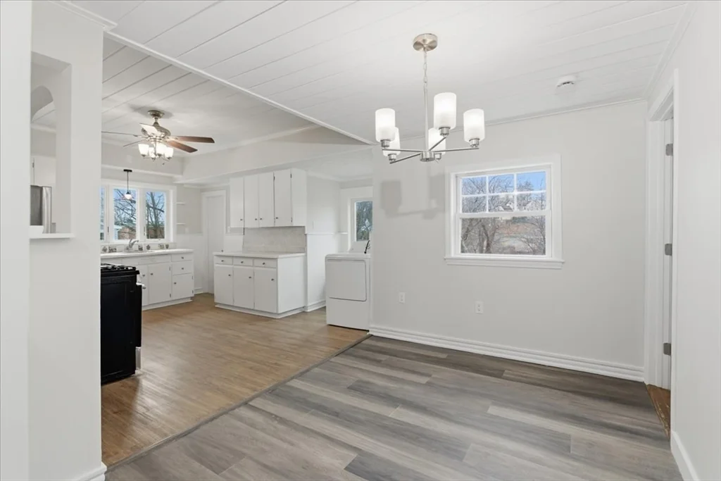 715 Truman Pkwa, Hyde Park