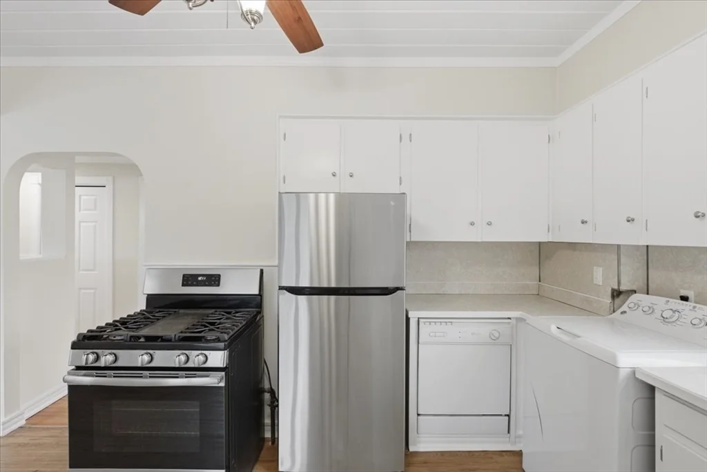 715 Truman Pkwa, Hyde Park