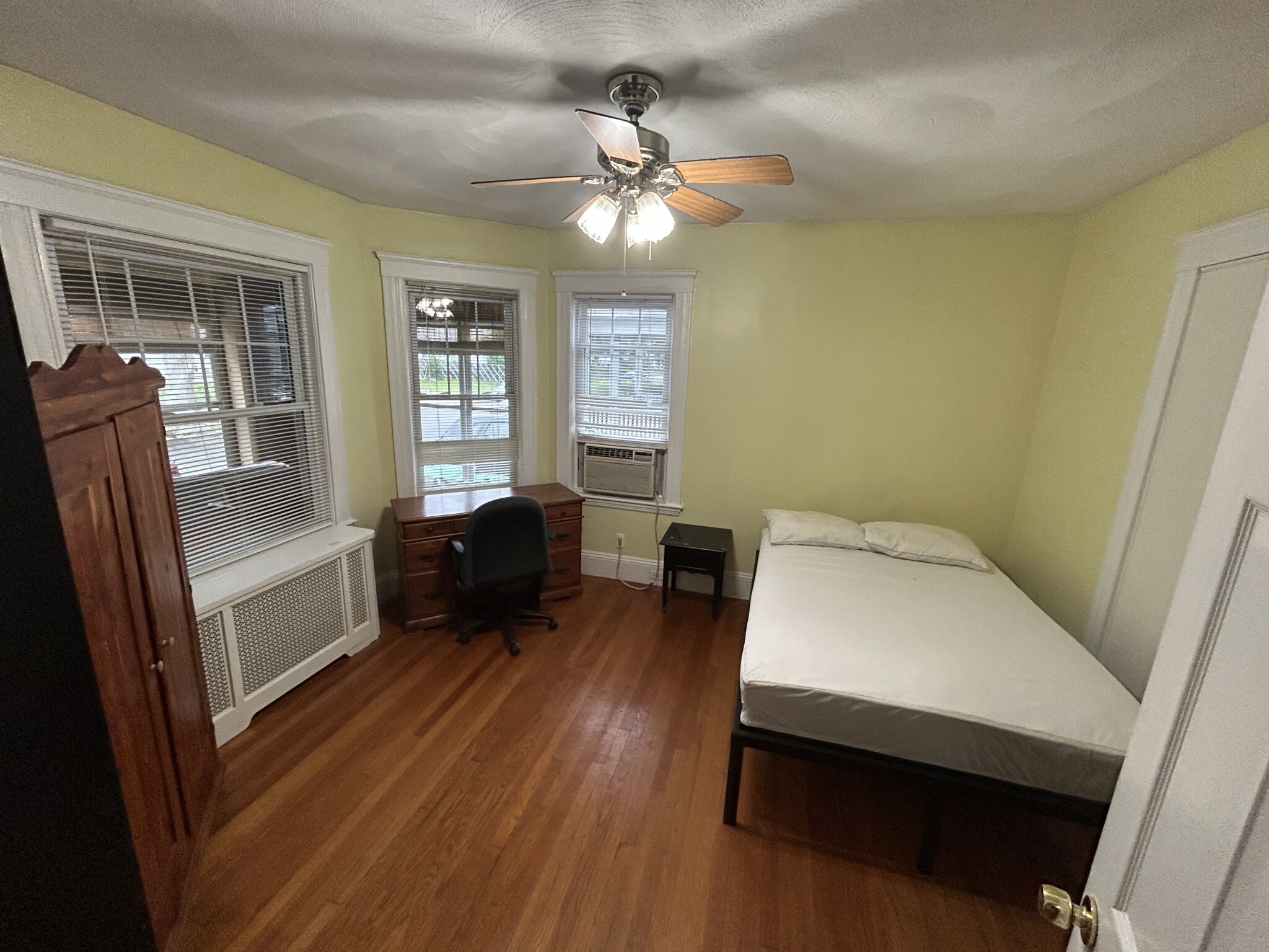 59 Quincy St, Medford