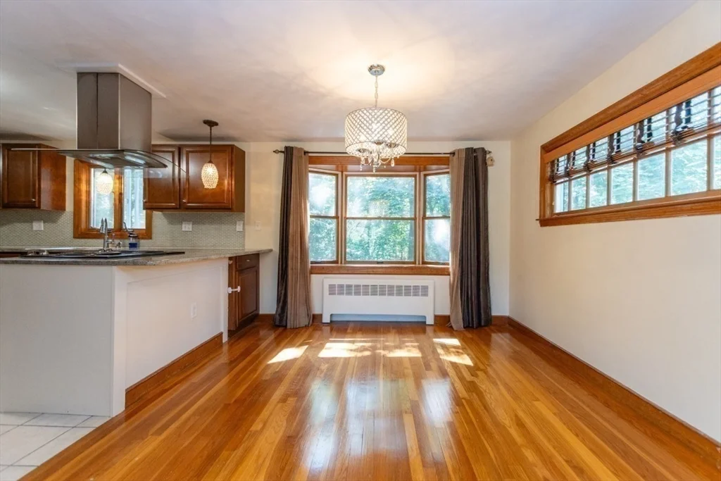 15 Lexington St, Burlington