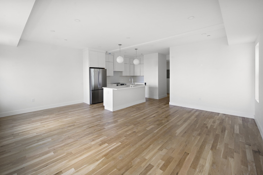 298 Maverick St, East Boston